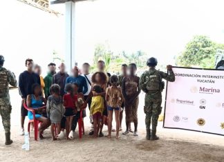 Marina rescató a 16 personas, entre ellas cuatro menores, de una embarcación localizada al noreste de Progreso, Yucatán.