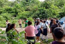 Habitantes de Tiholop protestan por fallas de CFE.