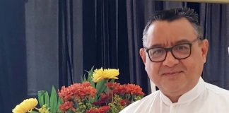 Javier Corona Baeza presenta libro sobre migración coreana en Yucatán.