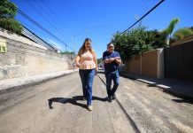 Cecilia Patrón supervisa trabajos de rehabilitación de calles en Mérida.