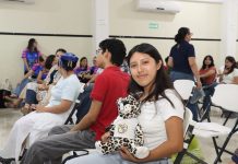Estudiantes de la UADY durante actividades académicas.