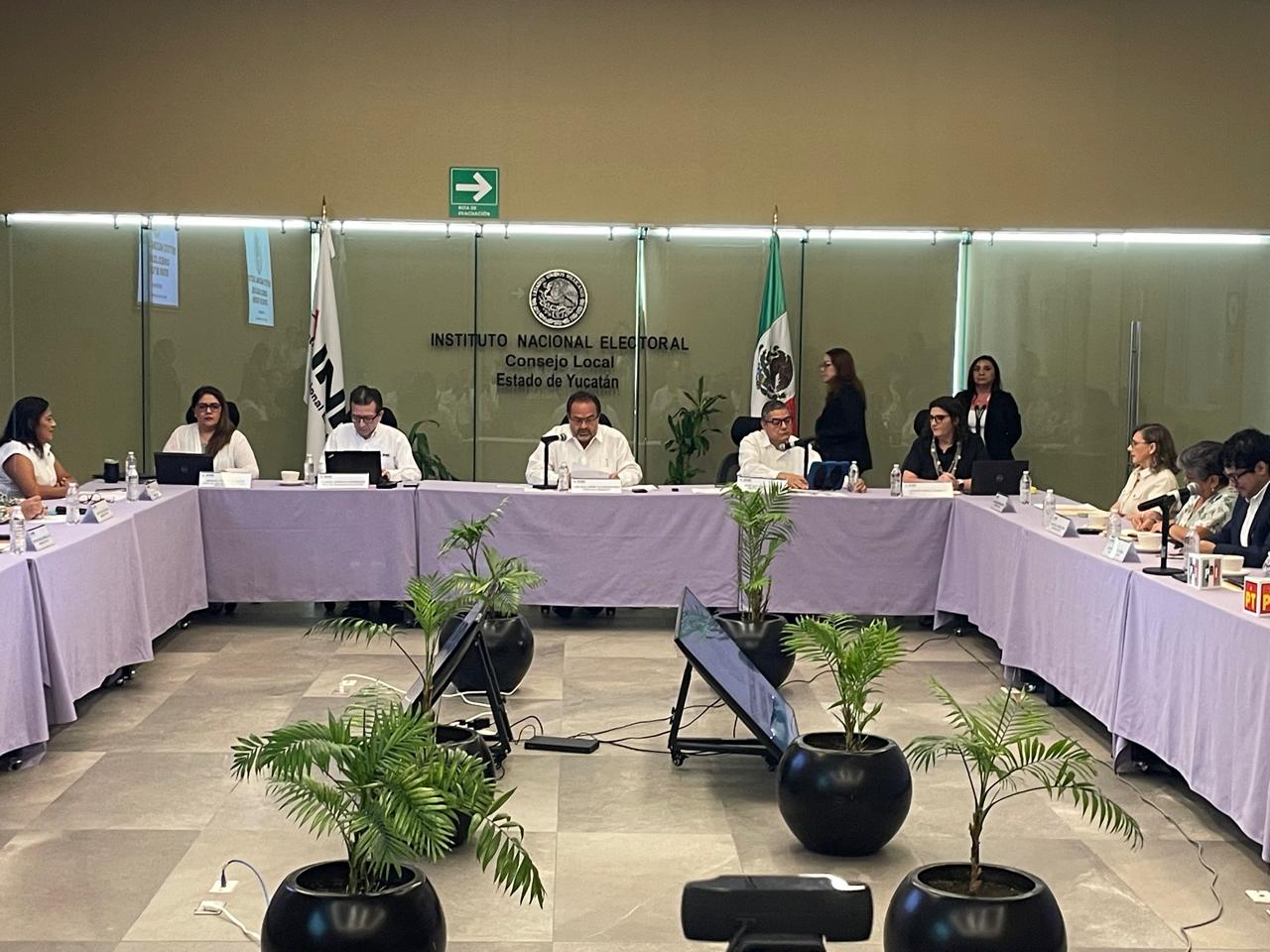 uis Guillermo de San Denis Alvarado Díaz, Vocal Ejecutivo del INE en Yucatán, durante actividades del proceso electoral 2026-2027.