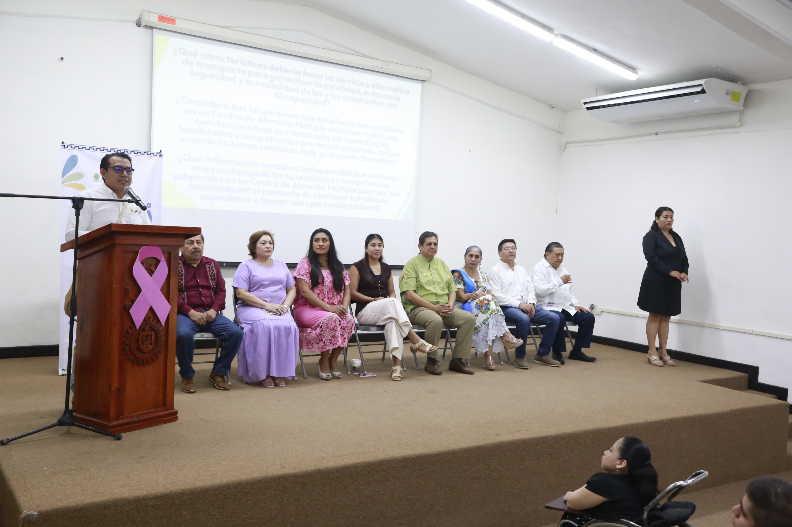 Foro del Congreso de Yucatán sobre los derechos de las personas con discapacidad en Valladolid.
