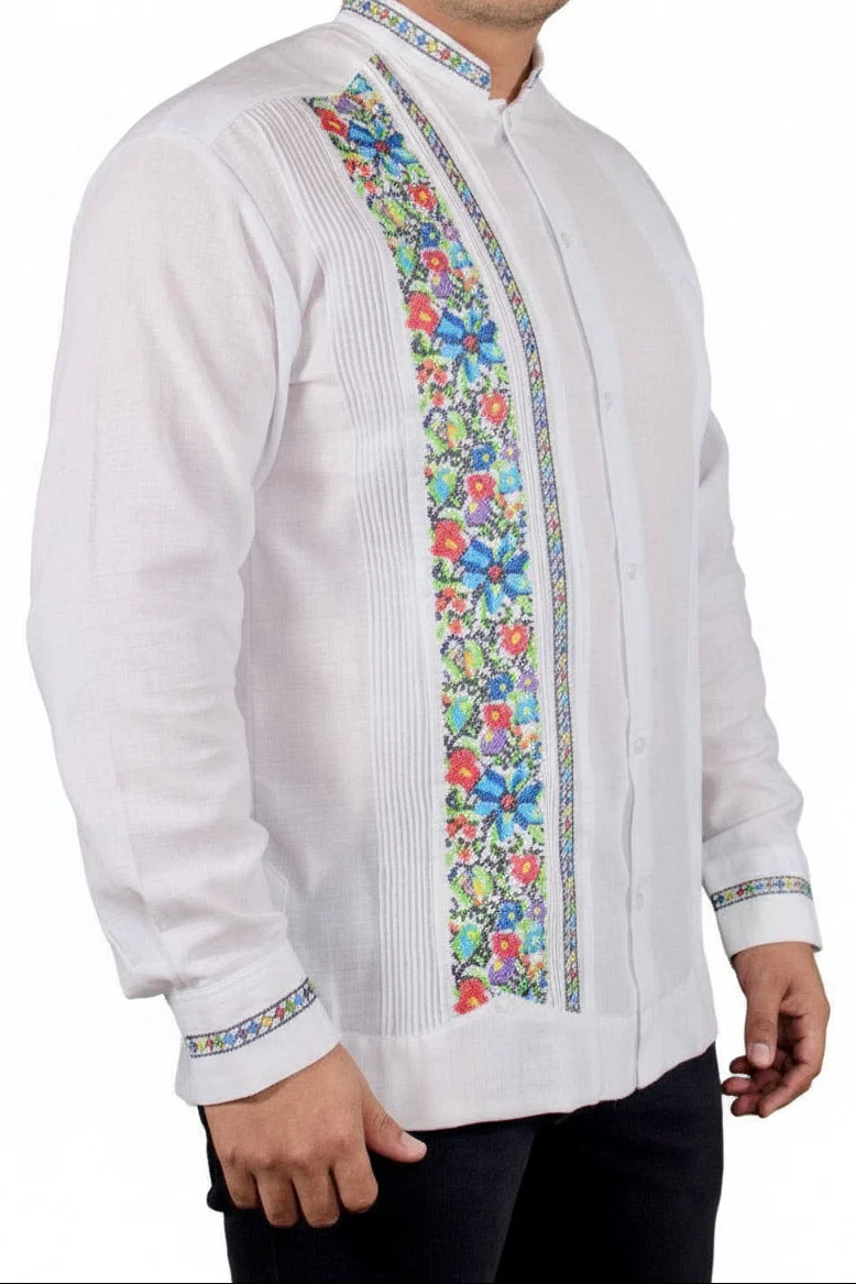 Guayabera yucateca y carne ahumada de Temozón, tradiciones que buscan reconocimiento oficial.